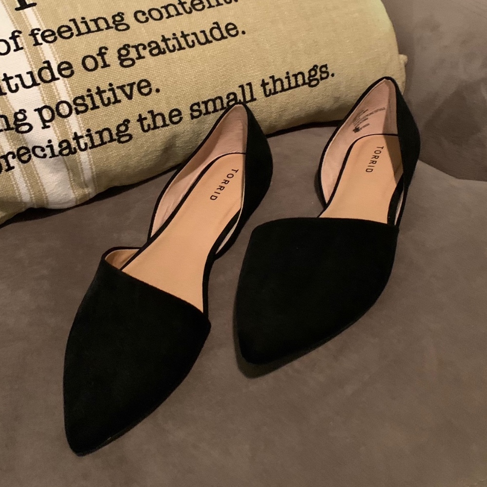Torrid Pointed Toe Flats - Size 10W
